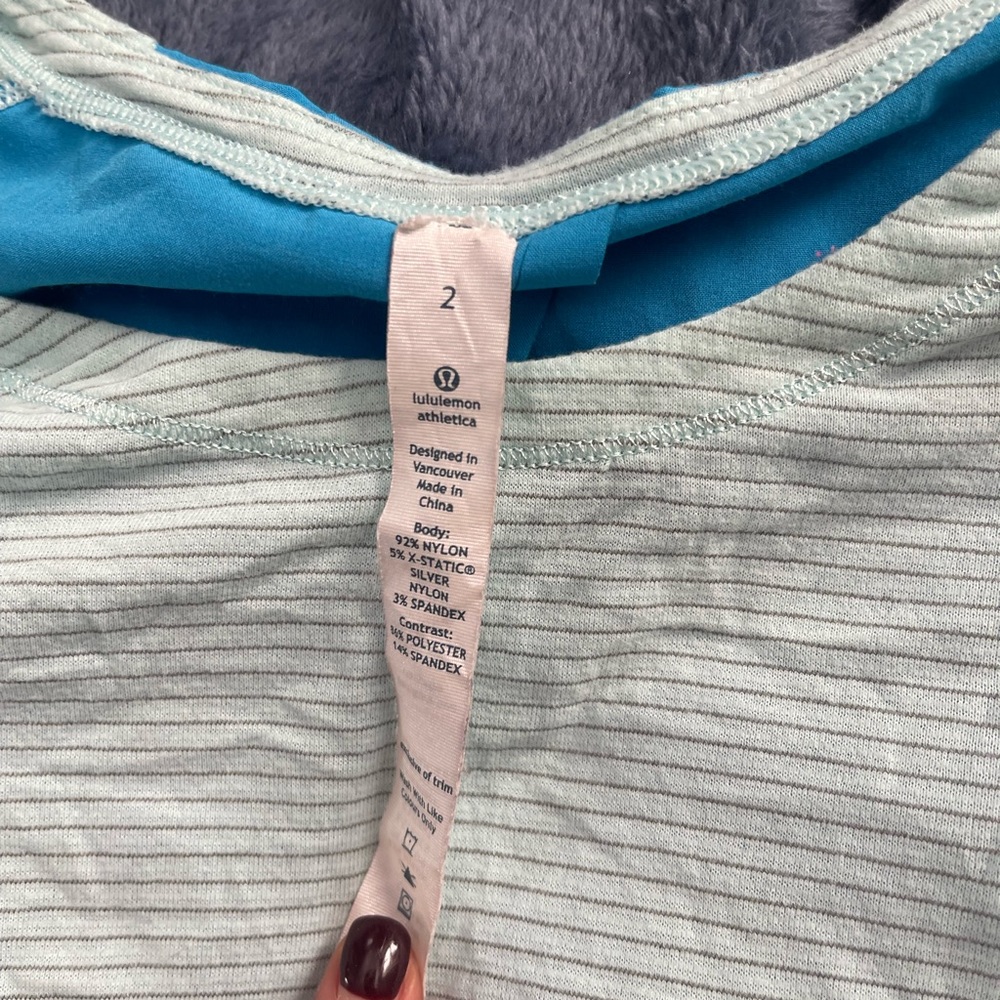 Women’s lululemon athletics long sleeve top